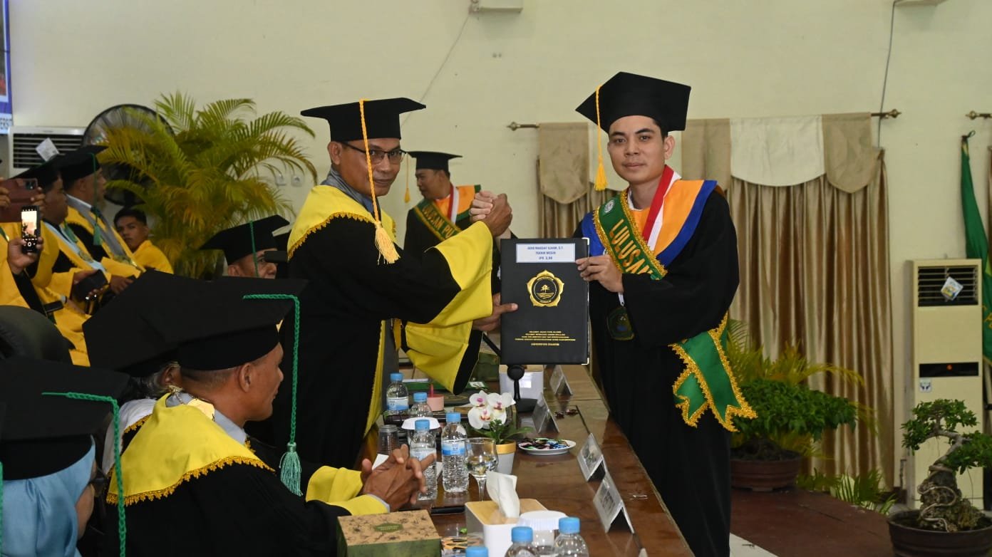 Adib Masraf Ilham menjadi wisudawan terbaik Universitas Khairun
